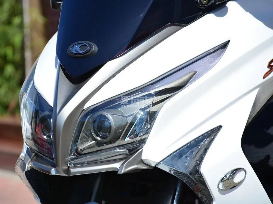 光阳赛艇s400和光阳s350买哪个,18款的光阳赛艇s400彩屏和黑白屏