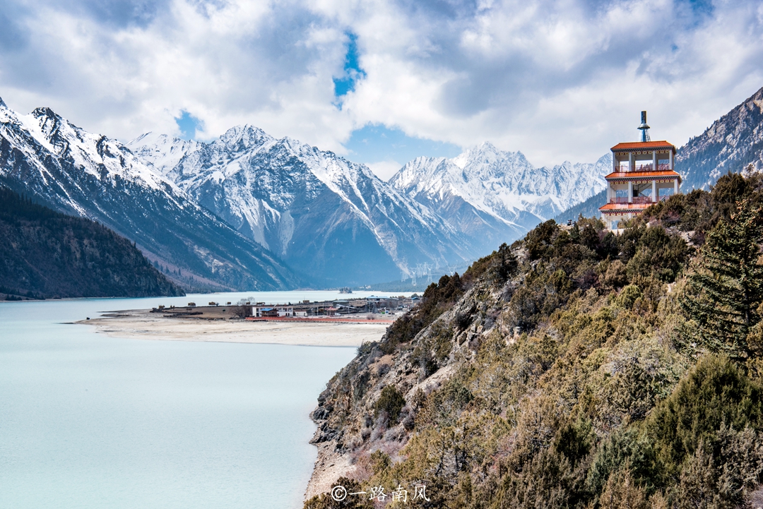 西藏昌都市城全景 (西藏第一大城市昌都)
