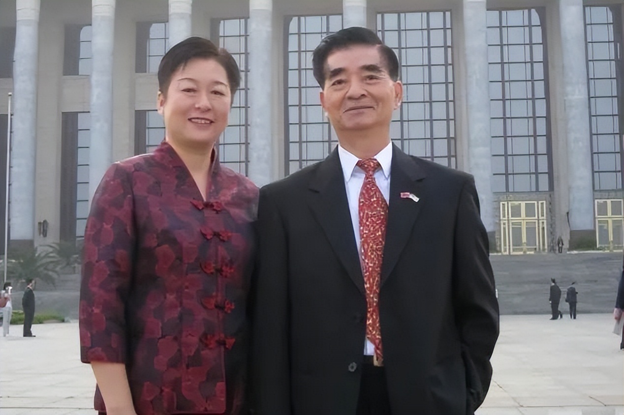 78岁的“爱国华侨”竟是间谍，他蛰伏暗处，比毒教材还毒