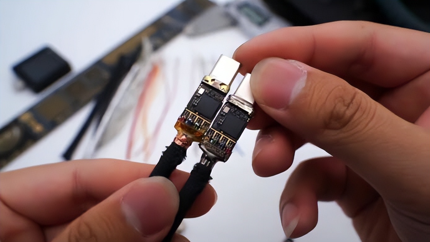 苹果数据线中国制造,苹果一根数据线为什么那么贵