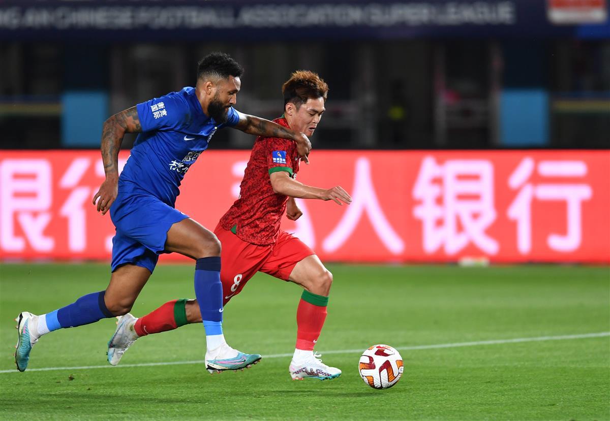 中超武汉三镇vs山东泰山费莱尼,中超第七轮贾德松