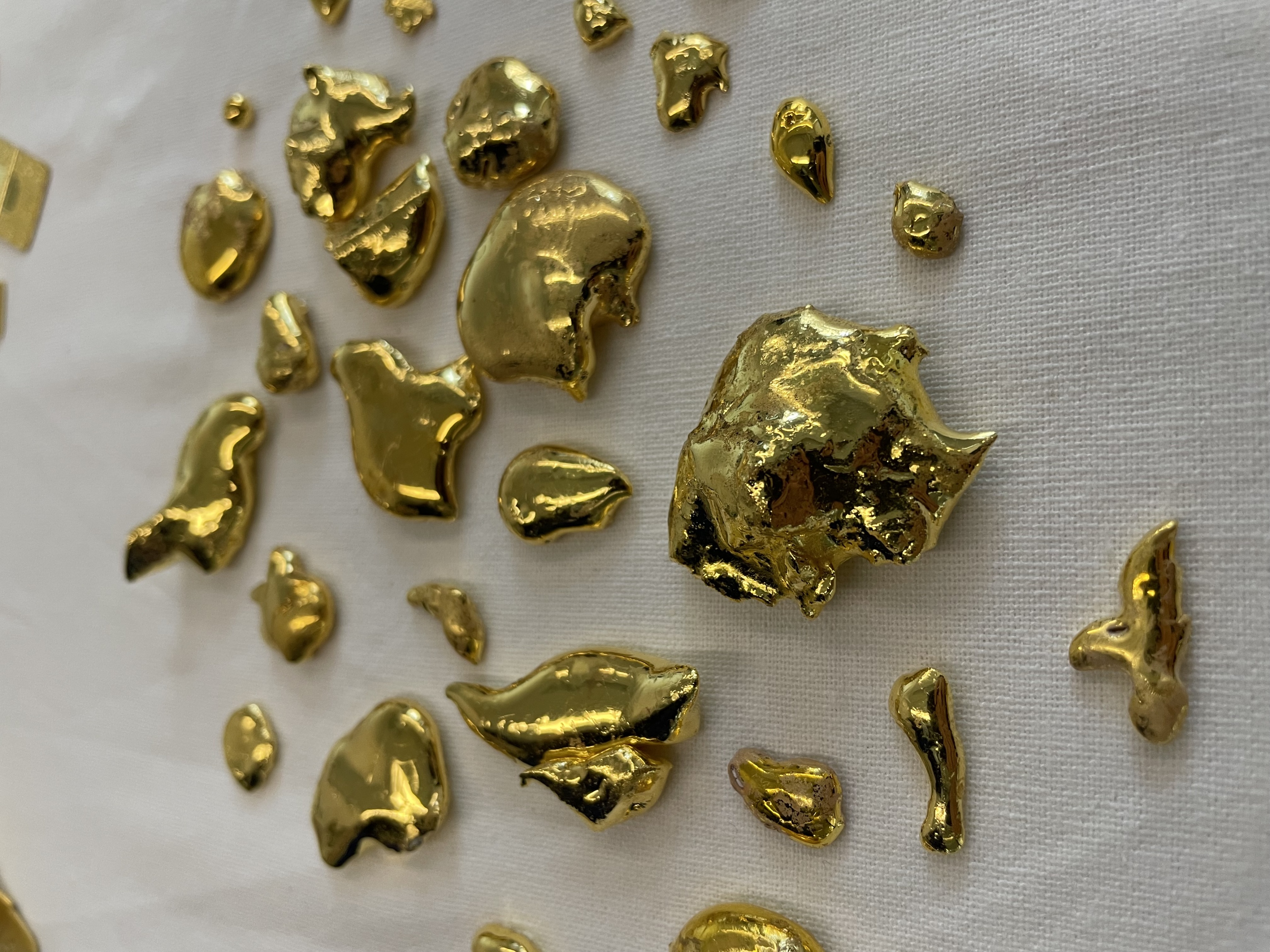 太空掉下来的黄金属于自己吗,黄金真的是外星球的吗