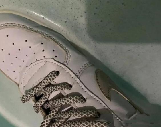 小白鞋怎么变黄的,小白鞋怎么去黄很顽固