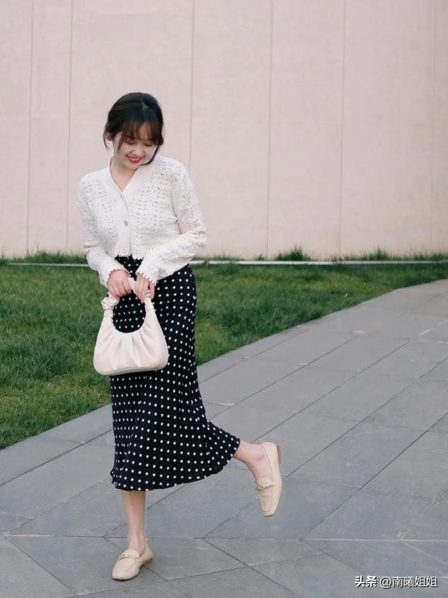 连衣长裙高级感穿搭优雅大方,奶奶长裙