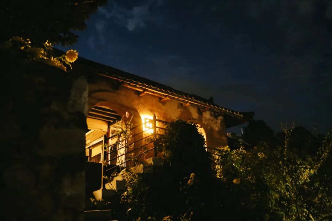 裸辞女教师云南,辞职女教师隐居山村多年