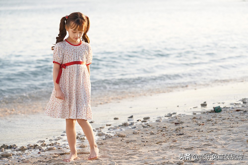 芭乐兔连衣裙童装,芭乐兔可爱的萌娃穿搭