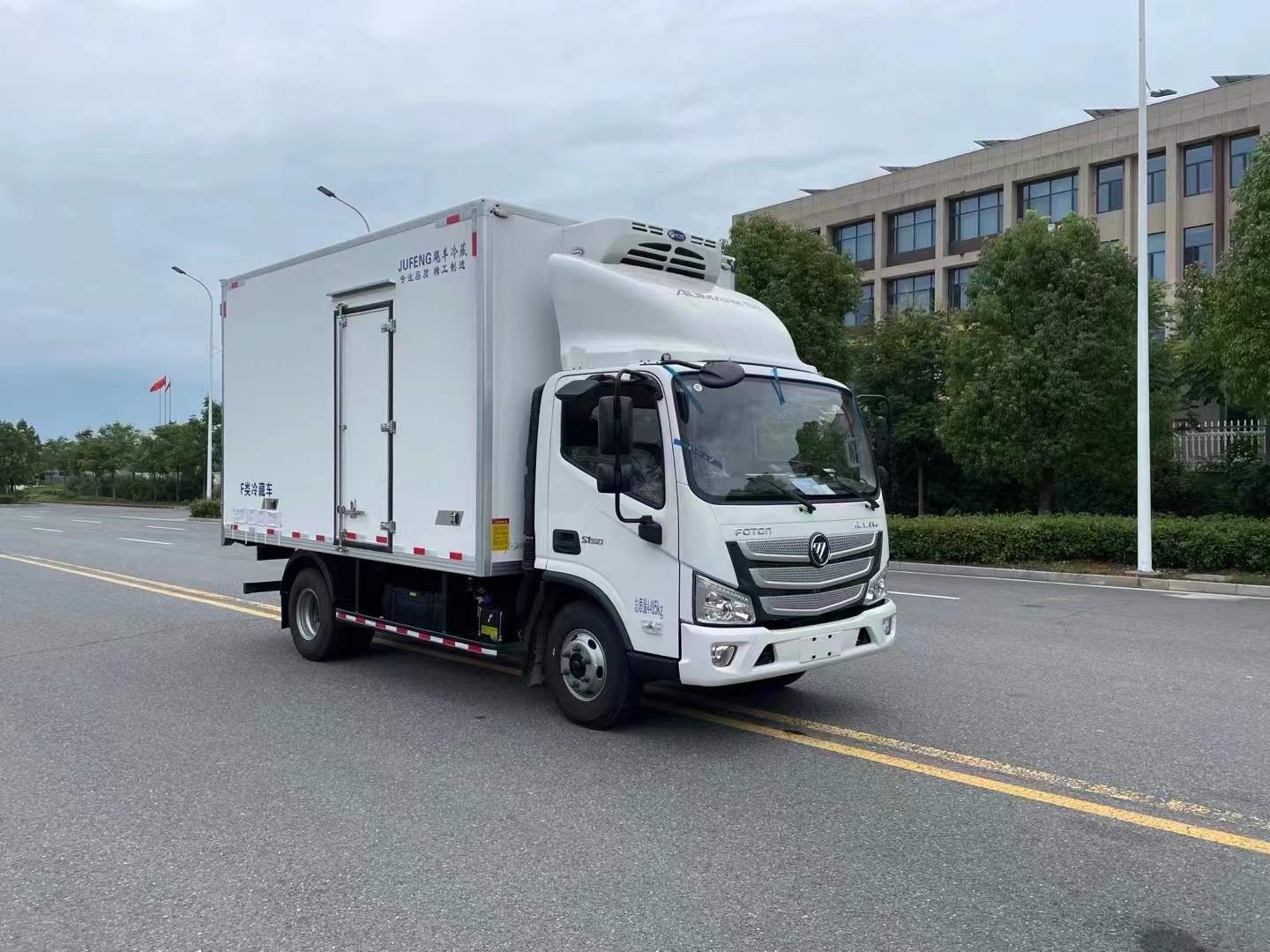 4米2福田150马力冷藏车报价及参数,4米2冷藏车可以装多少货