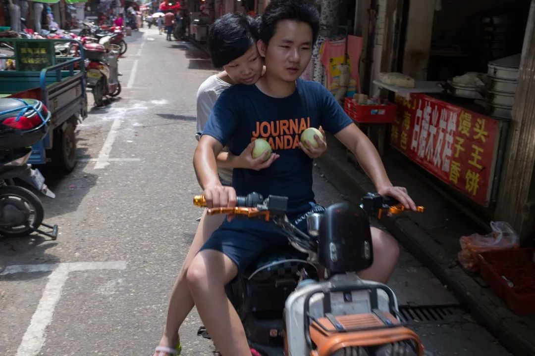 YANSELF摄影师联盟同题创作——爱情（2023年04月第八期）