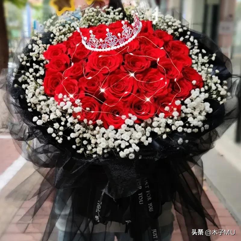 情人节玫瑰花99朵大图片,情人节男生送给女生99朵玫瑰花