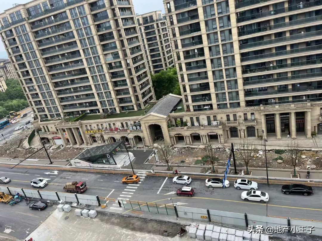 梧桐郡和梧桐公馆有什么区别,梧桐郡看江景