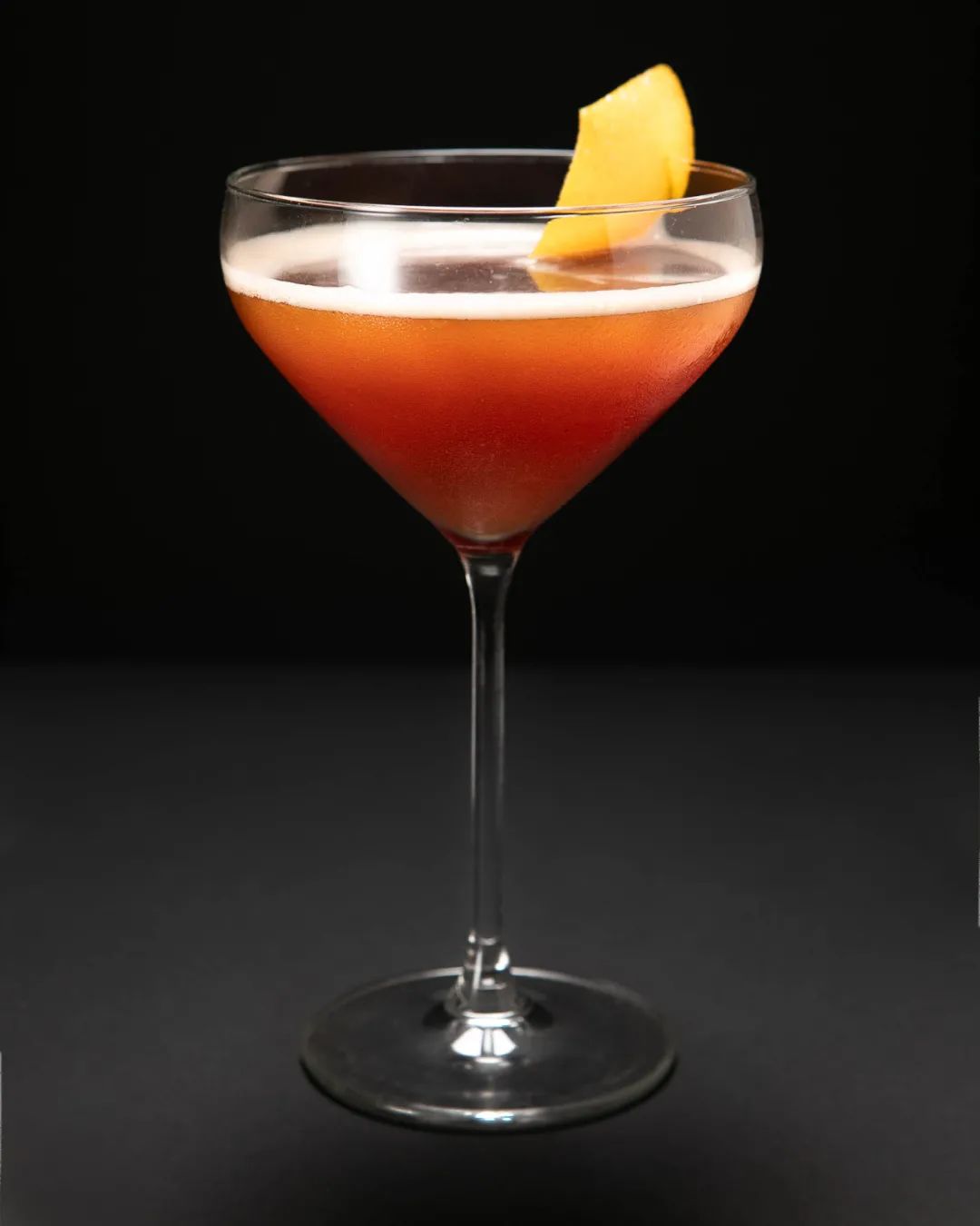 点一杯鸡尾酒喝一口就走,点一杯mojito