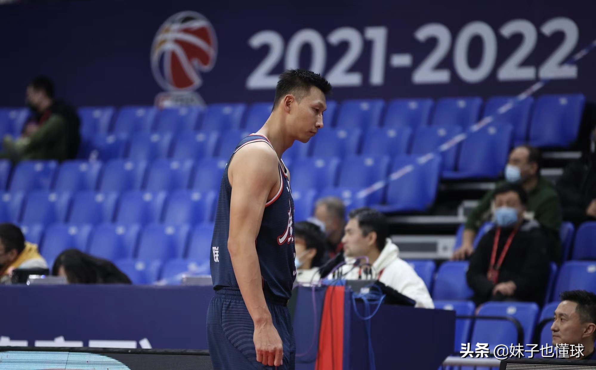 黑马打爆广东杜锋因4点怒吼,杜锋被广东逼出三十四次失误