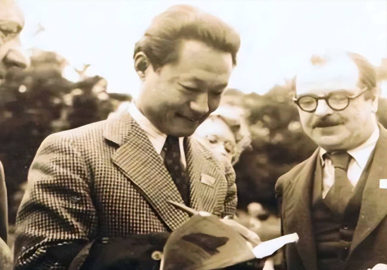 出国6年，丈夫终于归来，可苑茵却每晚背对他，原因令人心酸