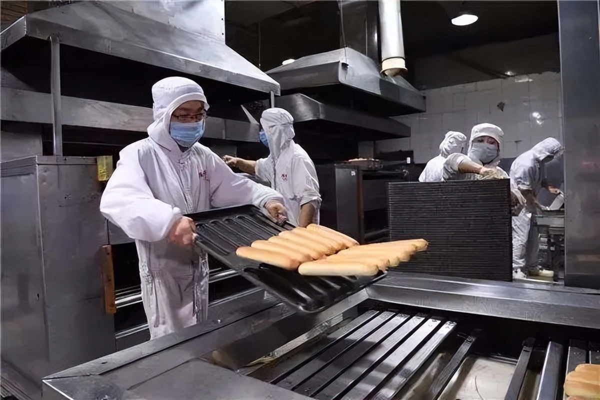 别幻想报复性消费了！复工后的烘焙店面怎么样了