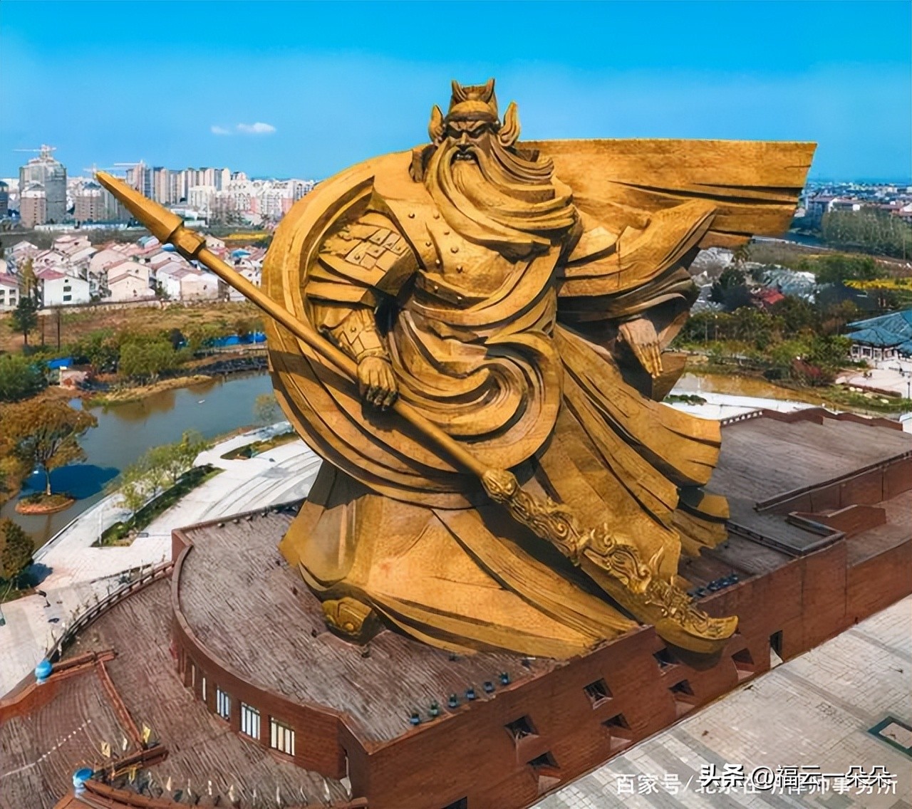 对这个“丑出天际”的兔子，不应仅仅是一拆了之！