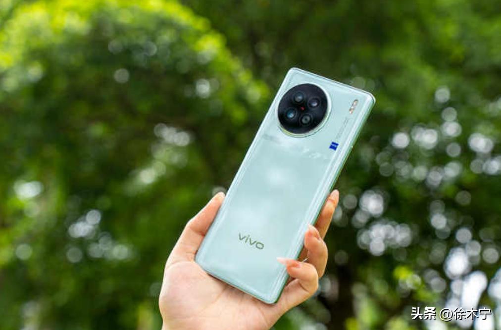 用了绝对不会后悔的三款手机,2022年换手机首选这3款