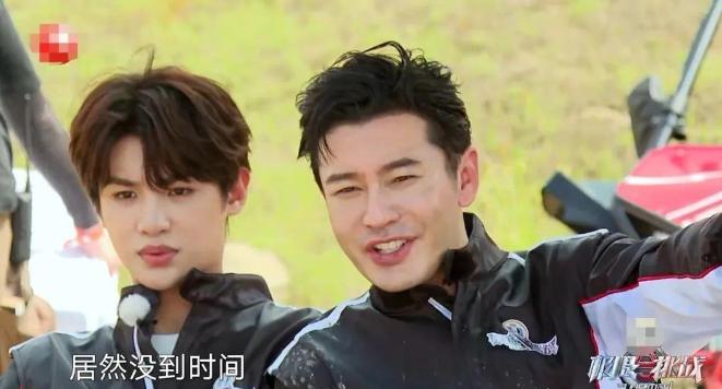 明星逃不过的脱发,明星也秃头还戴假发片