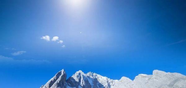 神秘峰峦：雪山的奇迹！