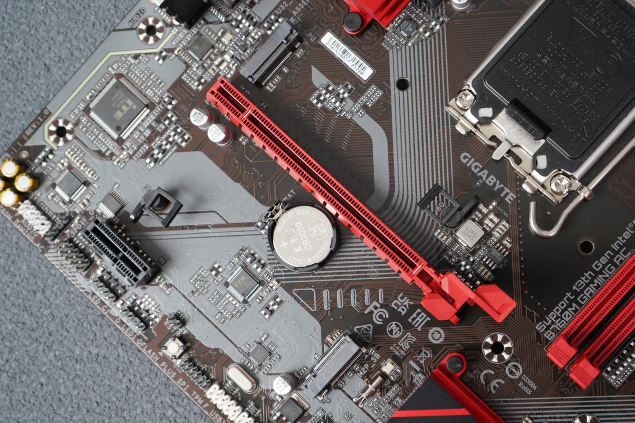 技嘉b760魔鹰小板测评,技嘉B760m魔鹰主板