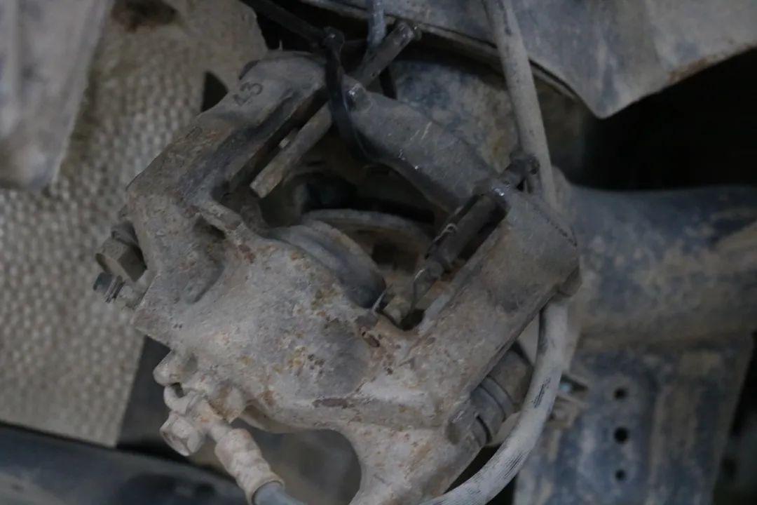 翻新车十二代皇冠修复全过程,12代皇冠25万公里要更换什么