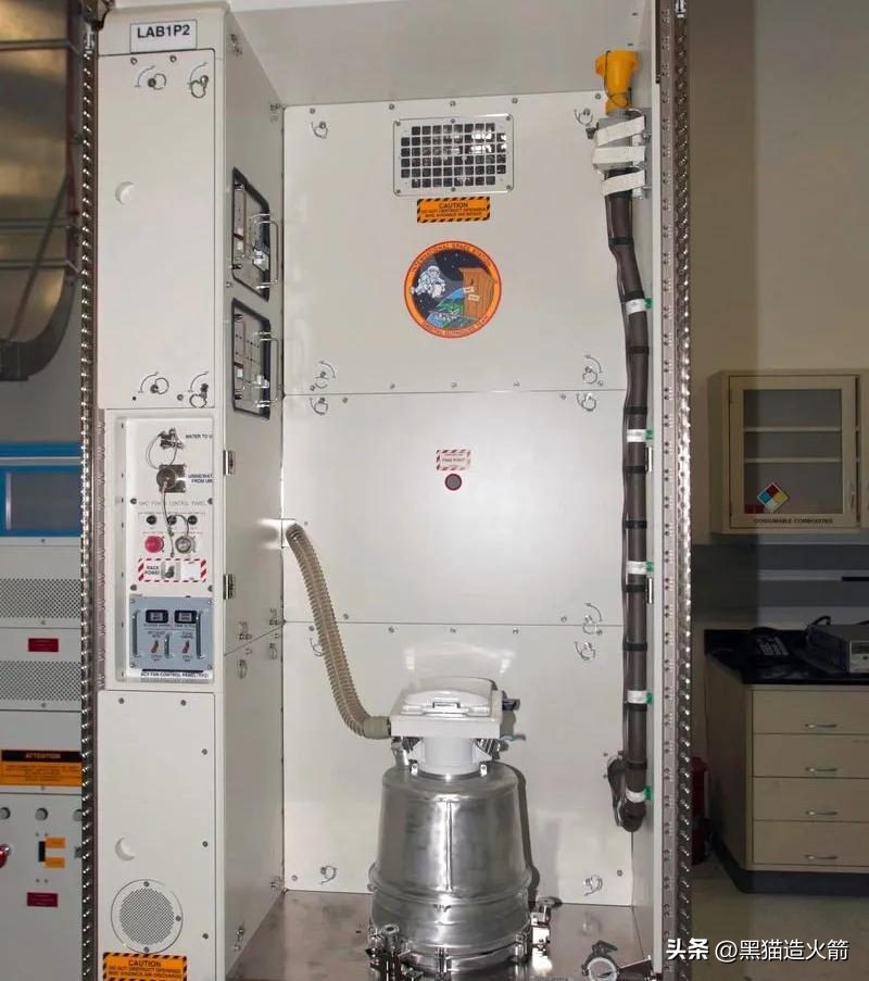 神舟十五号空间站内部视频,神舟飞船厕所