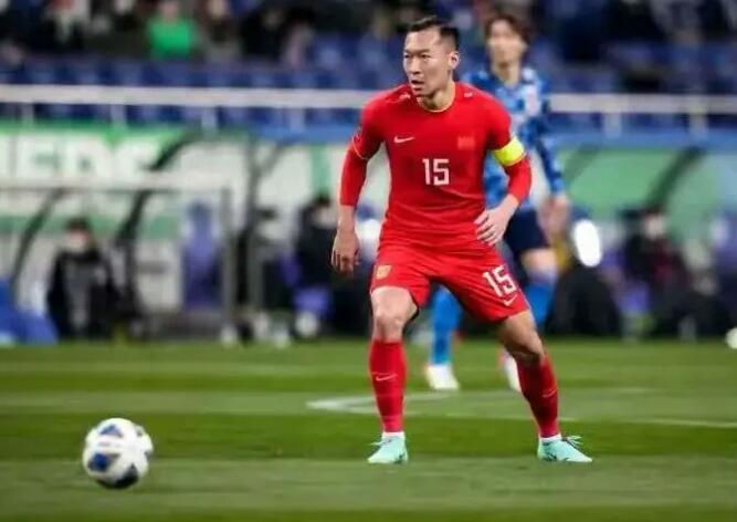 国足队长助攻,国足25场20球5助神锋