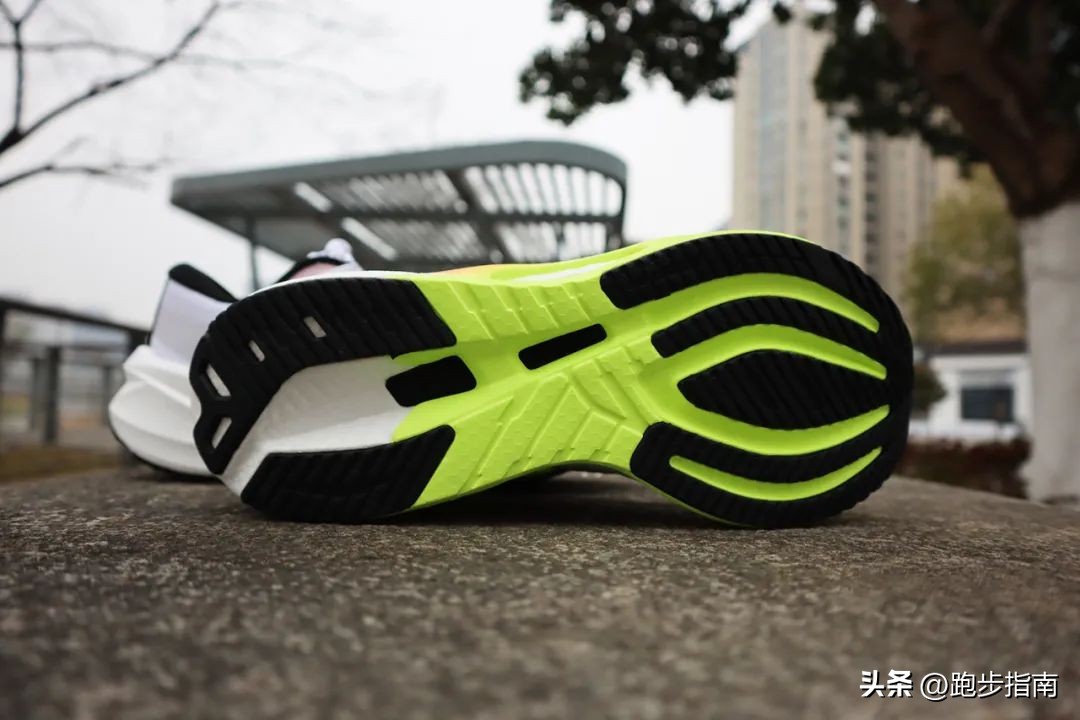 李宁烈骏7适合夏天穿吗,李宁跑鞋烈骏7pro测评