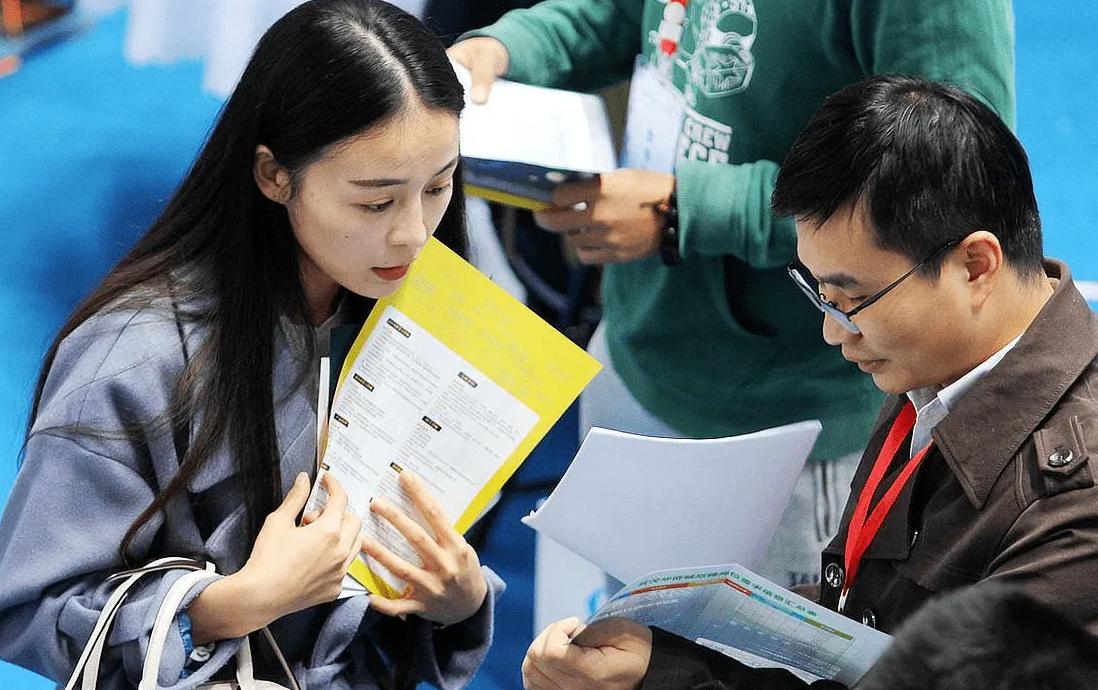 一字之差却云泥之别，这些三流野鸡大学最爱“沾边”，家长别被骗