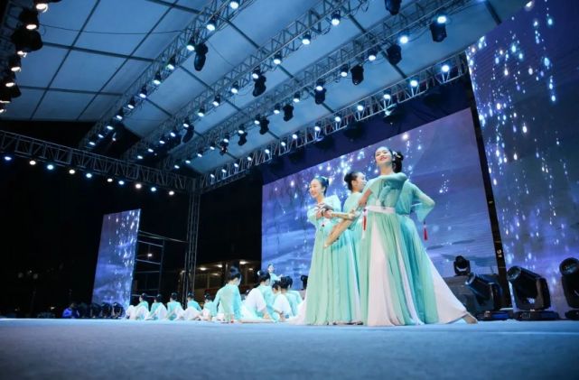 湘潭江声实验学校18届,湘潭江声实验学校教育宣传片