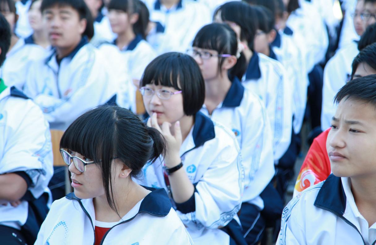 初三成绩差被老师劝退怎么办,初三学生因成绩差被劝退