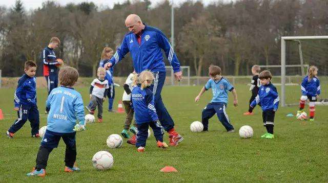 中国足协合作,中国足协与阿根廷合作