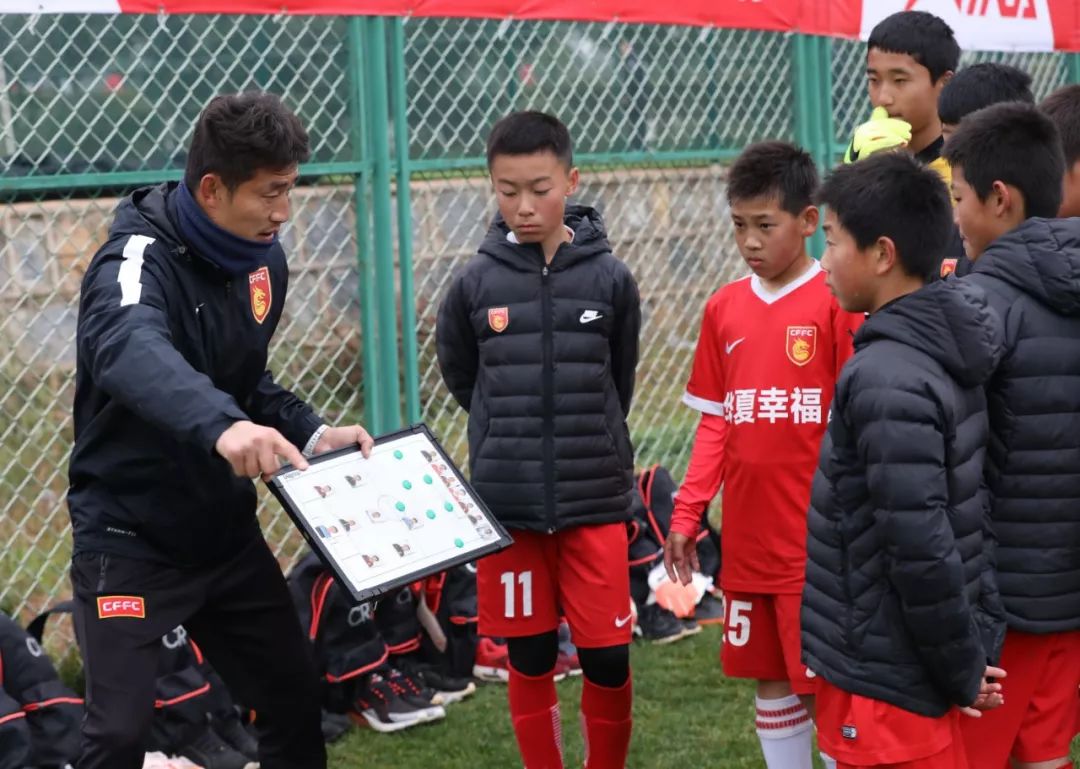 深圳足球青训教练何滨,深圳队青训教练何滨