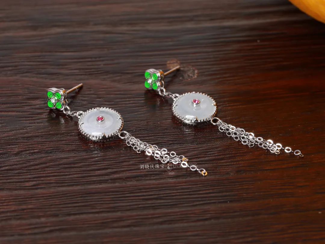 刘晓庆珠宝故宫文创,刘晓庆的102亿珠宝