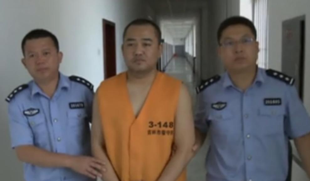 从服务员变身央视主持人,潜逃13年登上相亲节目