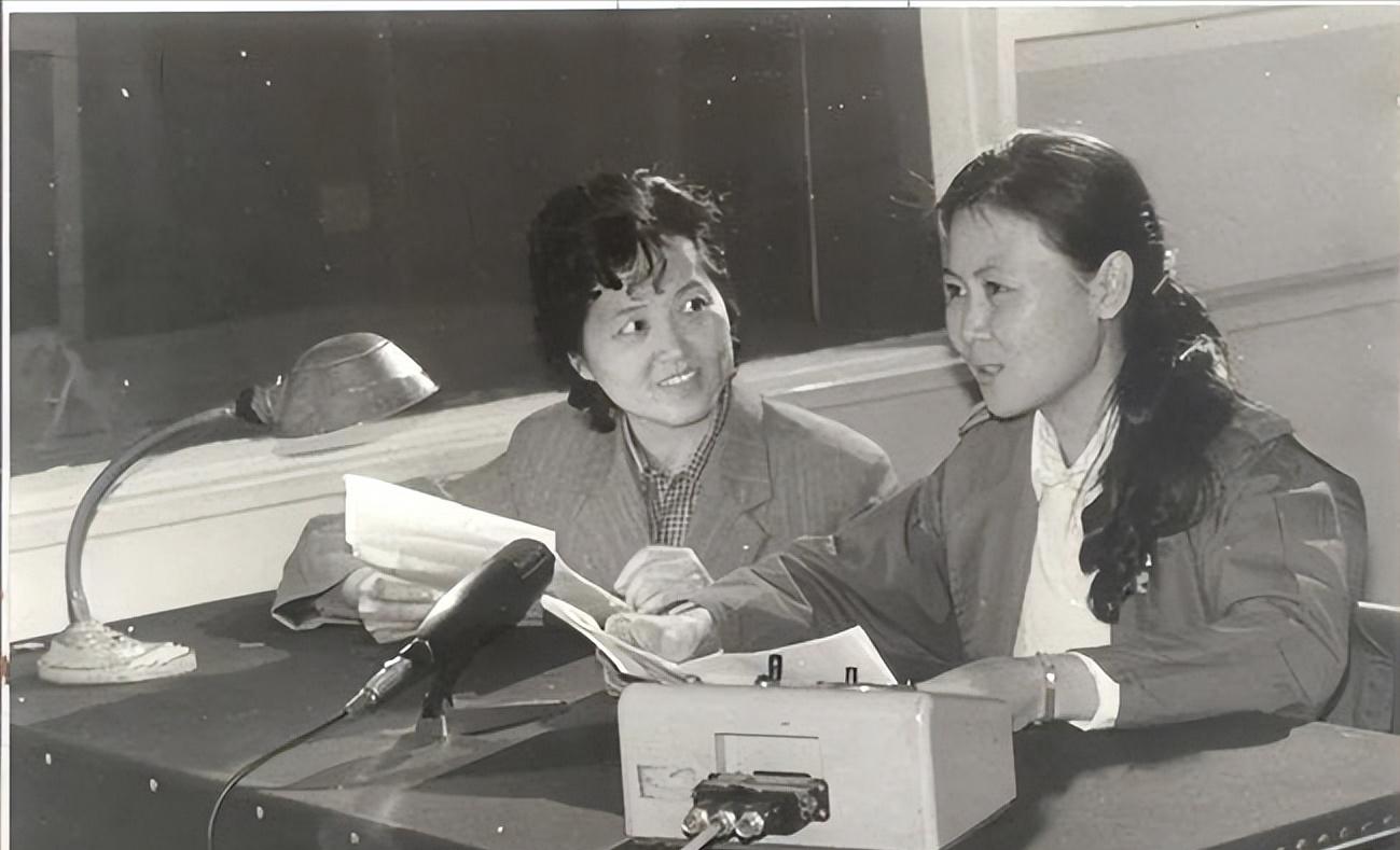 1983年第一届春晚，部级领导审查后：怎么能让姜昆主持？