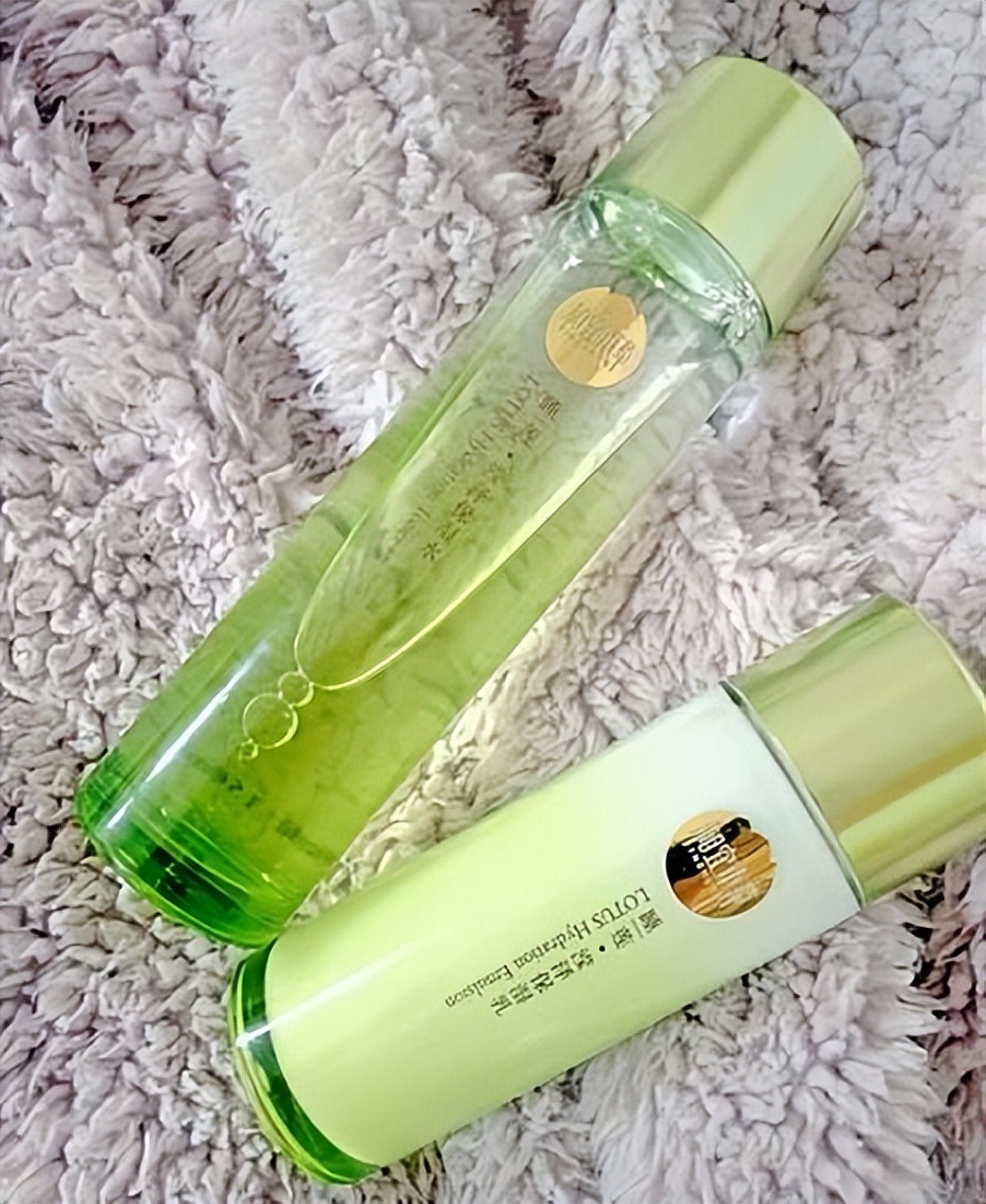 补水爽肤水女生,补水保湿的爽肤水推荐女痘痘