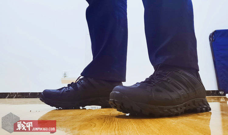 空降到“大秦”上空的萨瓦迪卡