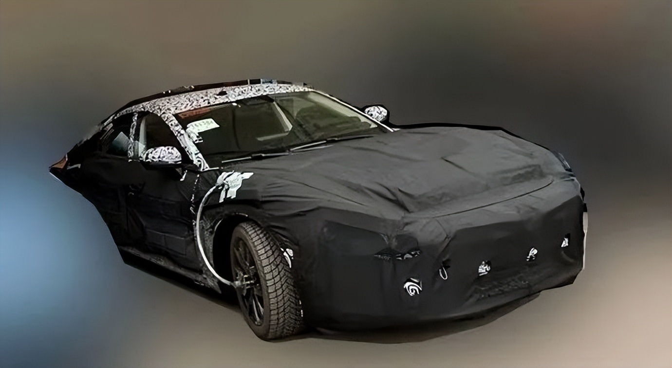 初代iPhone拍出高价,初代iPhone拍出37.9万元