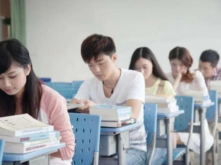 中学生网络游戏太严重了如何解救,网络游戏是最大的校园毒品