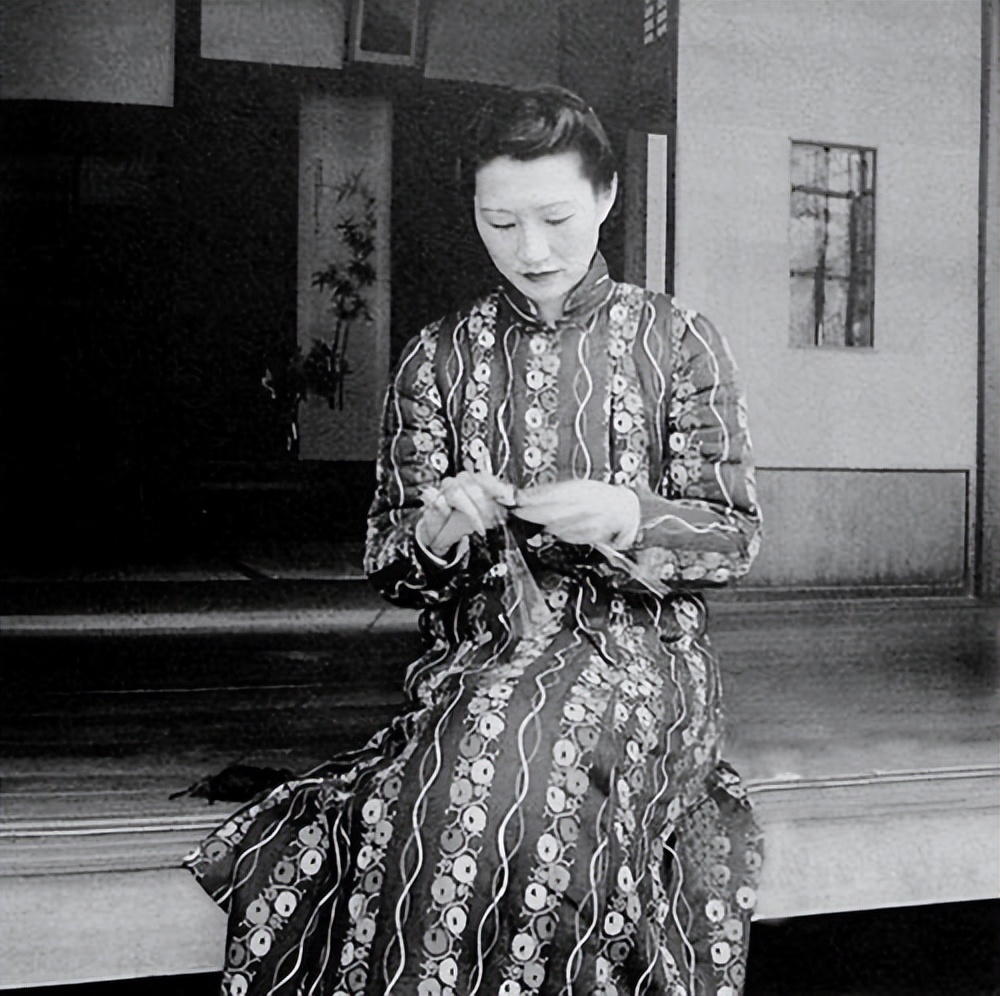 张学良死后宋美龄给他送了几个字,张学良被软禁宋美龄为他做过什么