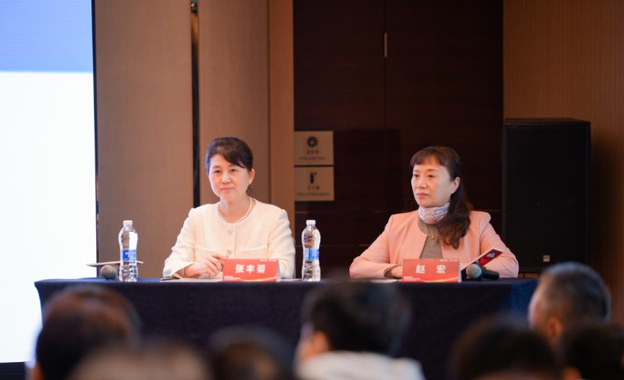 告别花眼！全国首家“迈可视老视手术临床培训中心”落户郑州