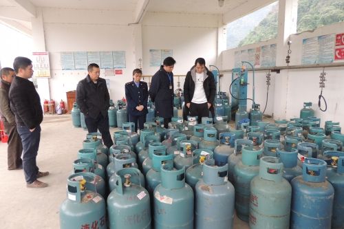 瓶装的液化气有掺假吗,液化气越来越不耐烧