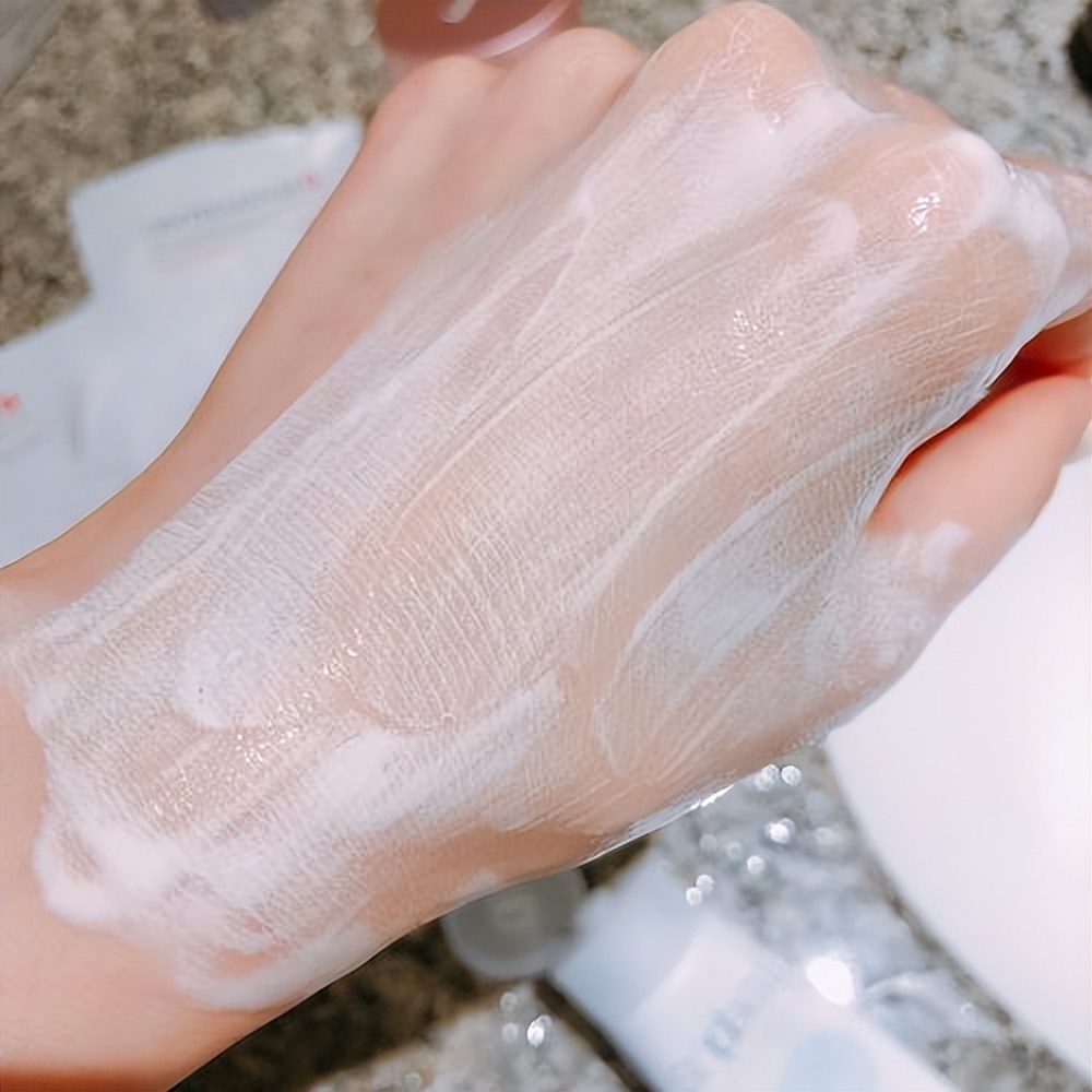 给你介绍一款平民又好用的护肤品,什么牌子的护肤品人气比较高