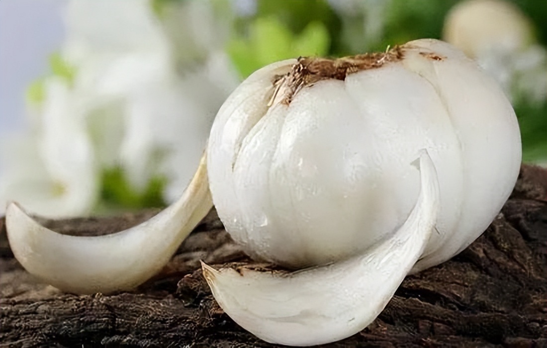 新百合的功效与作用吃法,百合和莲子粥的功效与作用吃法