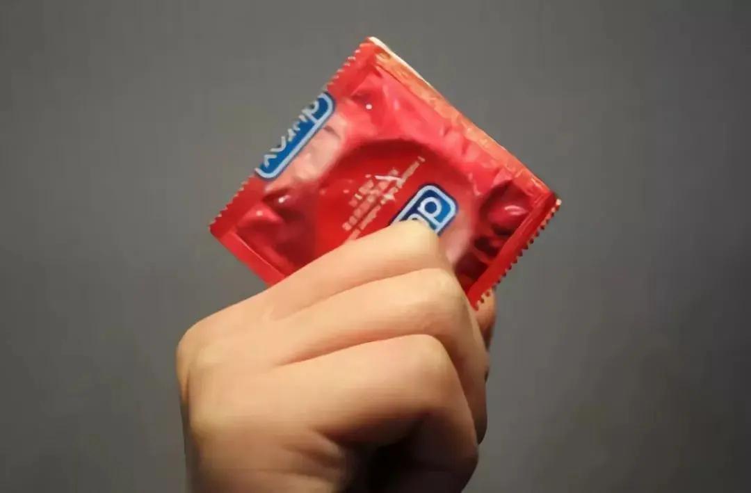 “避孕套”热度日趋低迷，背后原因，值得深思