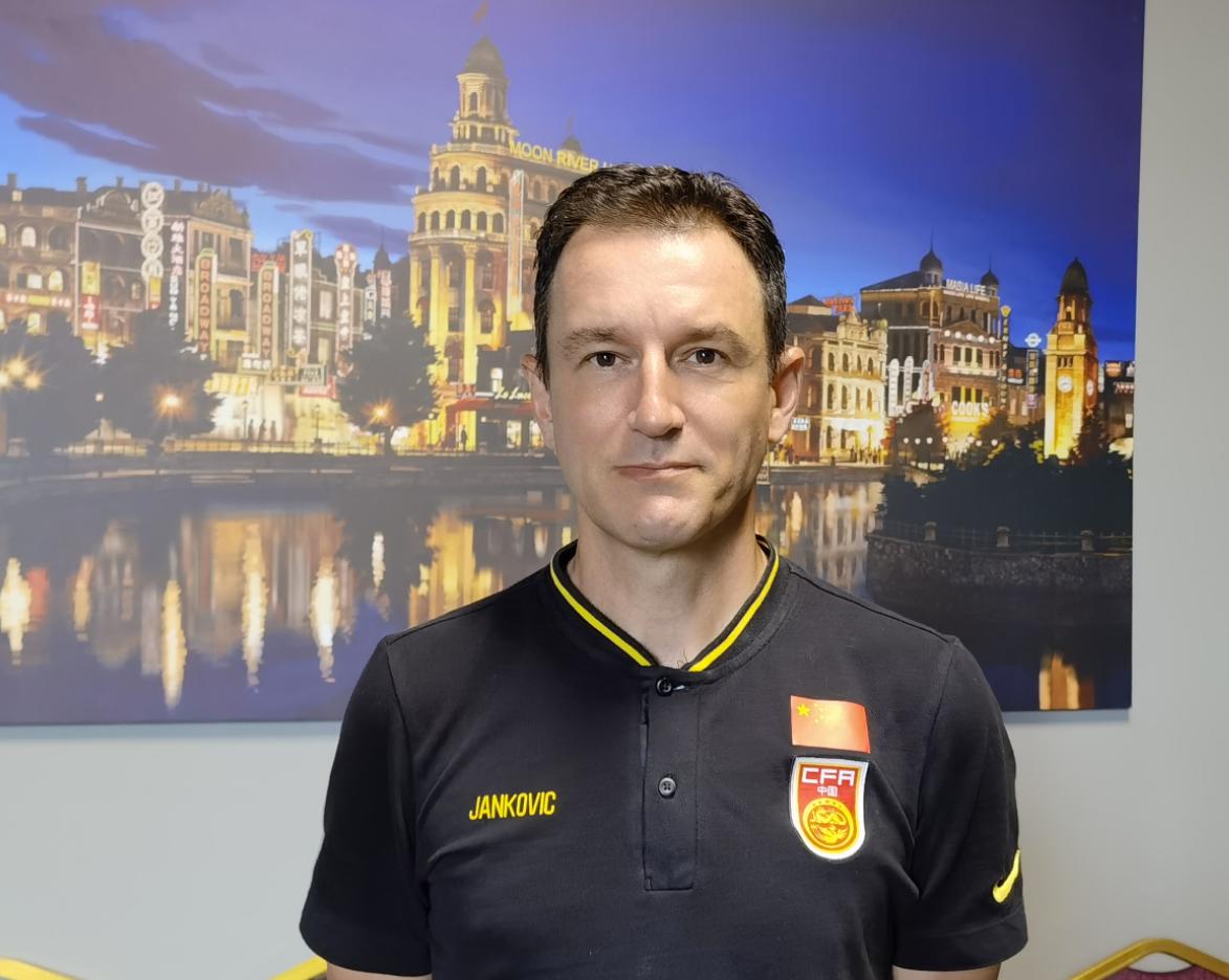 国足新帅回击完整版,国足喊话名场面