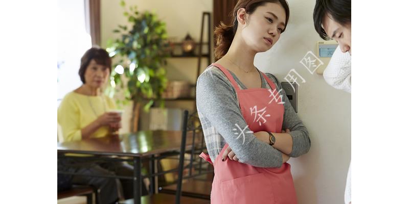 真的不想上班还要处理人际关系,不是不想工作而是不想与人相处