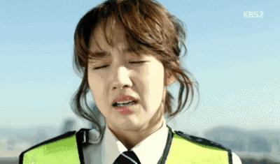 8位中韩女神的“颜值克星”！法令纹在脸上“修渠”，个个显老