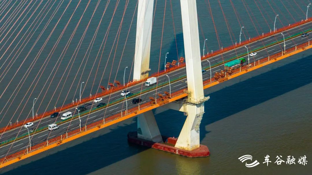 车谷桥梁:城市“大动脉”的浪漫美学