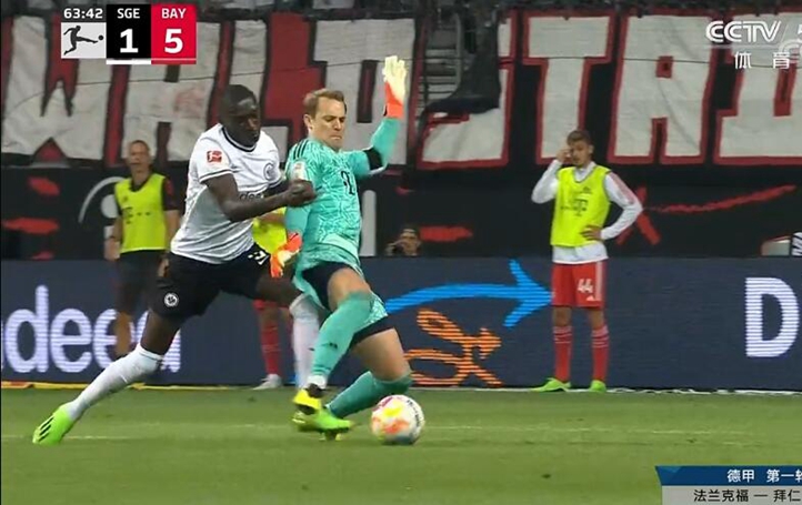 德甲新科冠军全程吊打莱万,拜仁豪夺德甲九连冠阵容